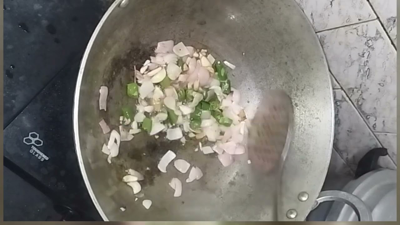 எங்க வீட்டு சமையல் தக்காளி சாதம்🍅#tomatorice#shortscooking#tomatothokku#thakkalikuttu