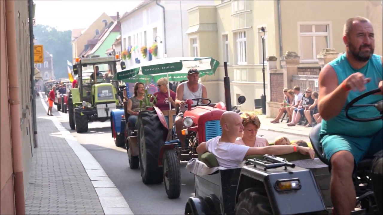 Kemnitz-2019 Traktorkorso um die Erdachse Bernstadt