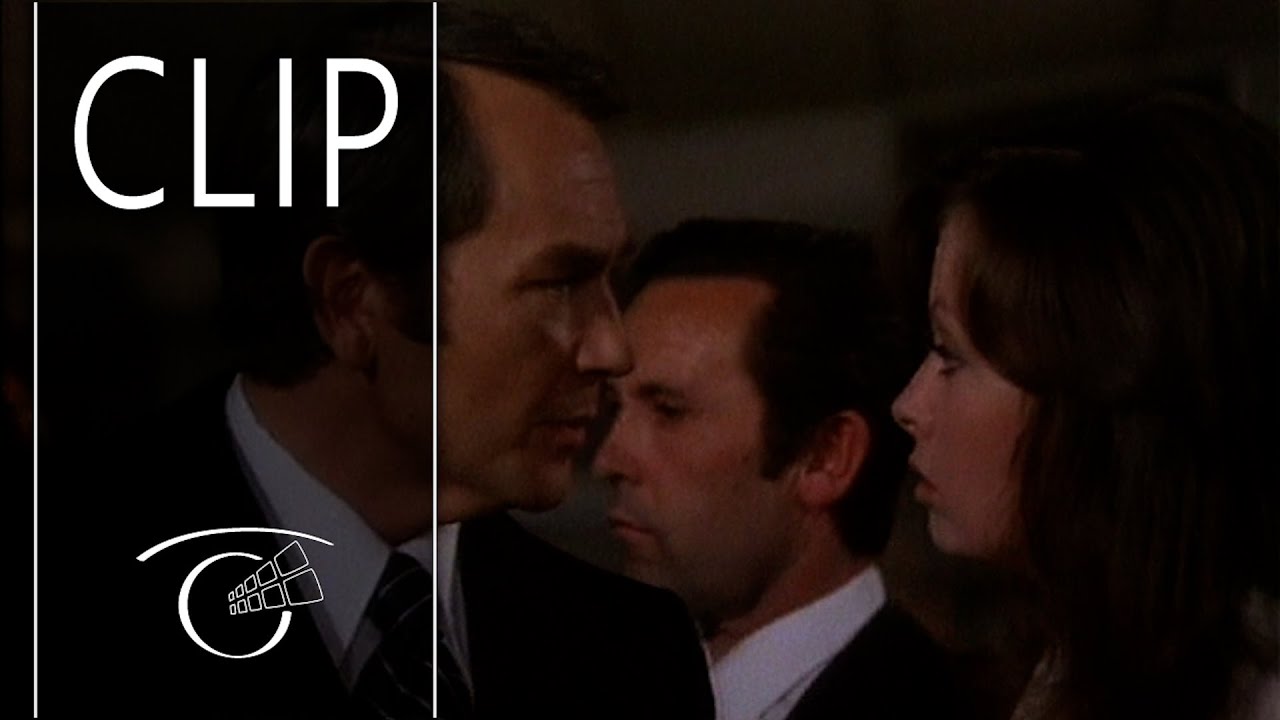 En la cresta de la ola - Clip 1