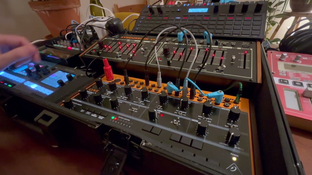 20 min improvised Techno Liveset