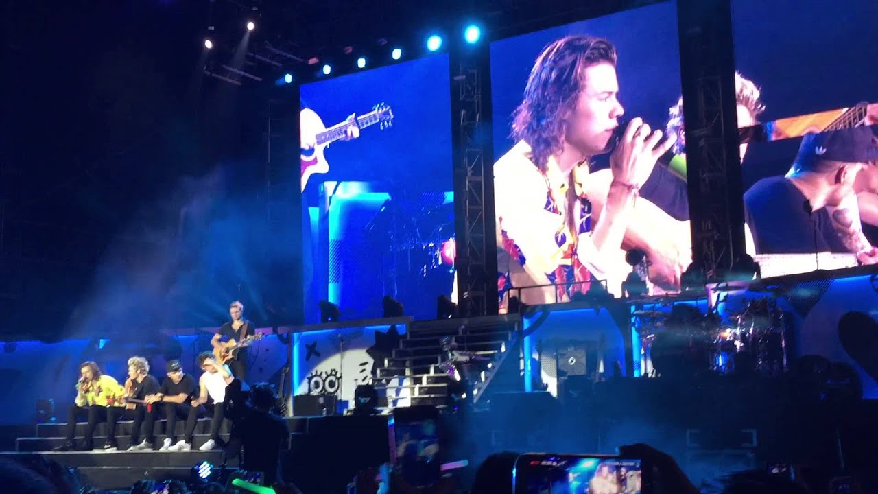 Little Things - One Direction On The Road Again Tour live in Manila