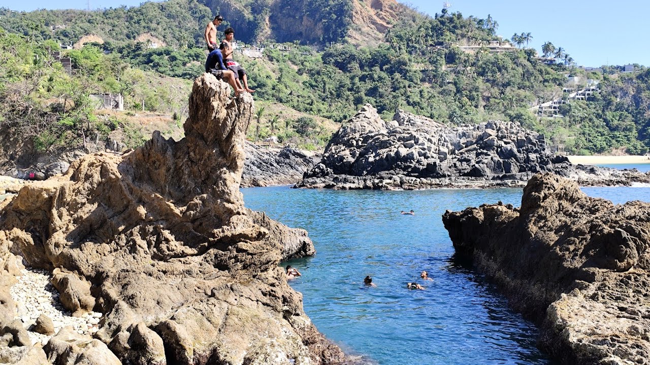 Una de las playas secretas de la zona poniente de Acapulco las Monjitas ⛱️