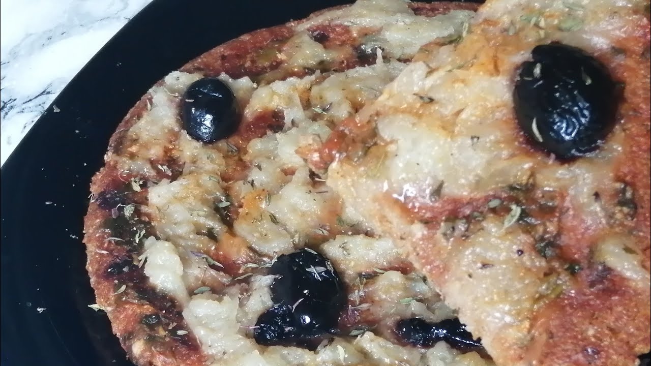 أسهل طريقة لتحضير بيتزا بالنخالة نباتية بدون لحوم  بدون فرن مع بديل جديد لجبنة الموتزريلا النباتية