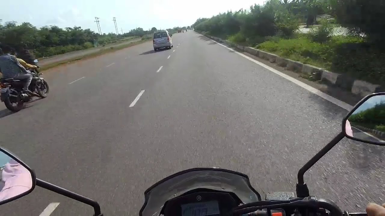 Yamaha FZ 25 Cruising Along The Highway @ 100-130 KMPH