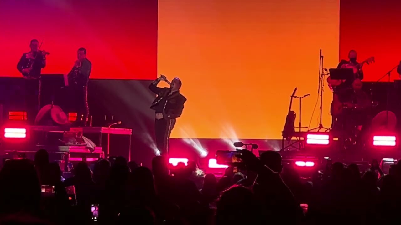 Aca entre nos/Hermoso cariño Pepe Aguilar Acrisure Arena 