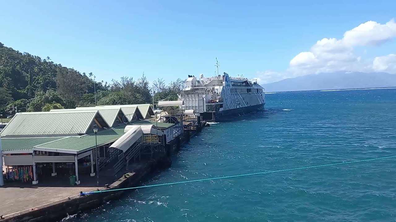 Ferry boat ride from Tahiti to moorea