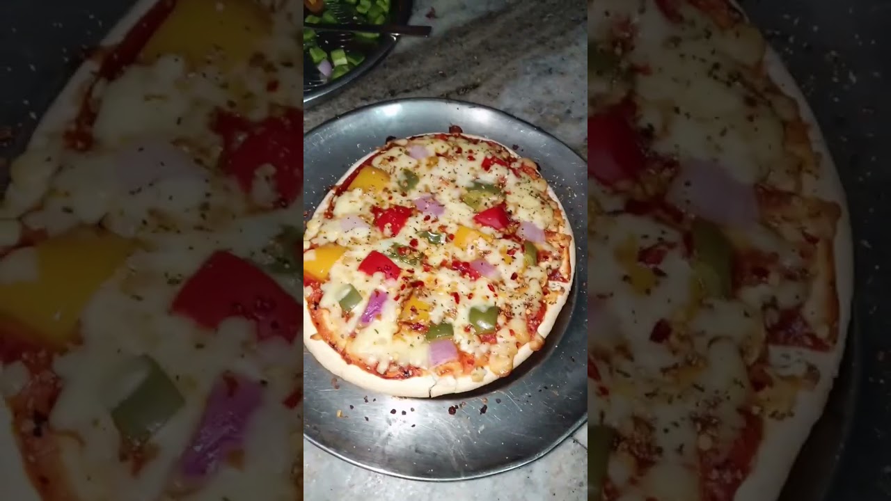 Aaj ghar par bnaya pizza 🍕😋