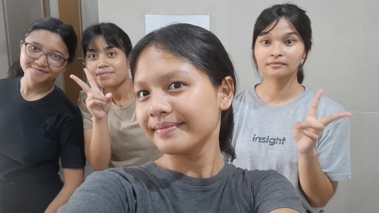 an effortless memory :/ 🍡🍬🏃‍♀️🏃‍♂️🏃‍♂️👯💃👨‍👧‍👧