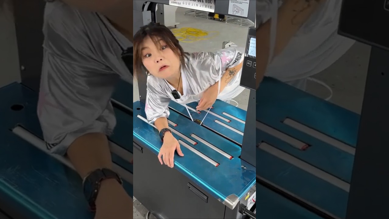 Carton gift box fully automatic strapping machine, simple operation and fast speed #fully automatic