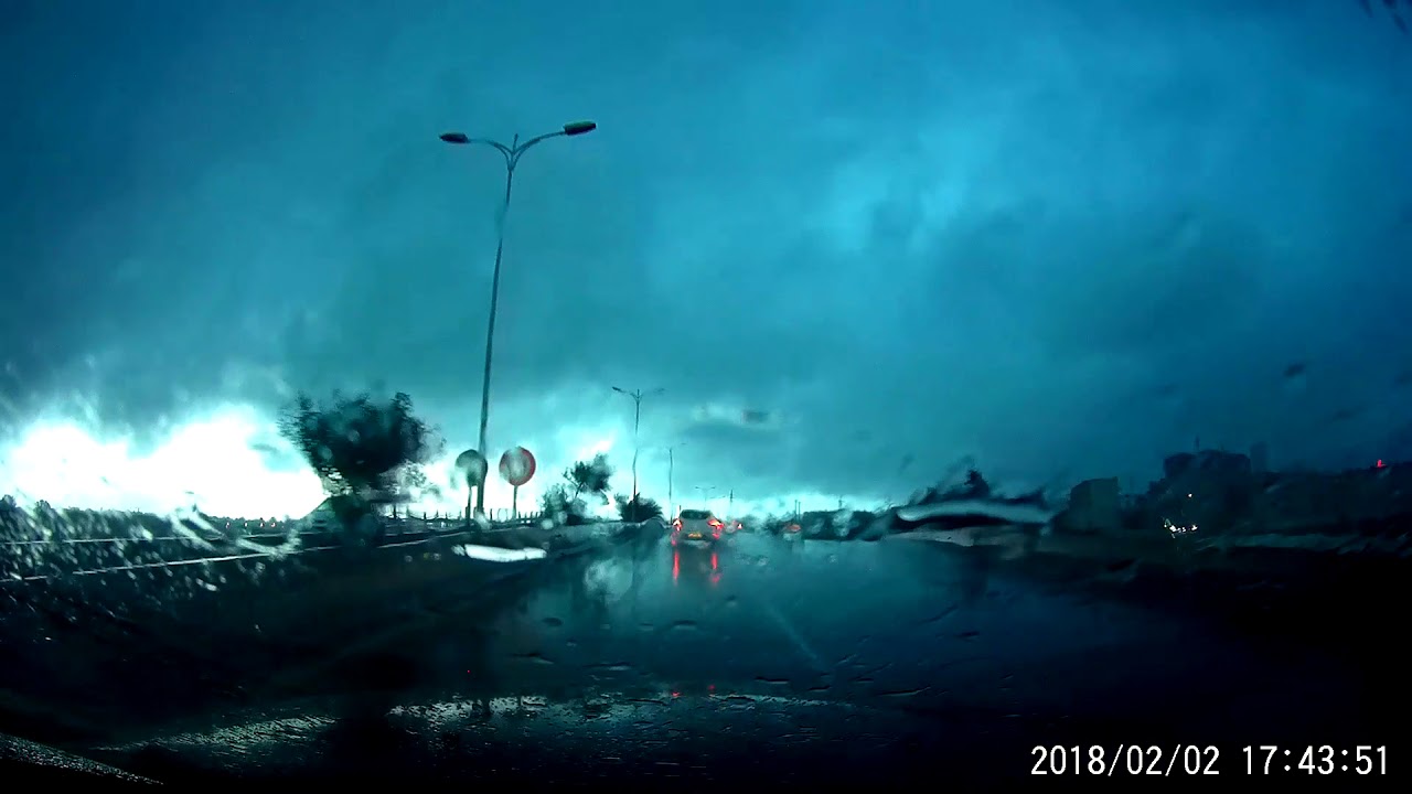 Forte pluie sur Auto route