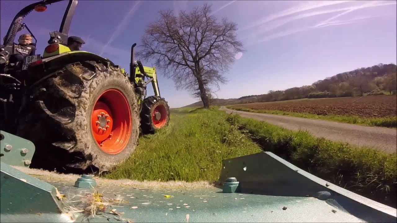 CLAAS Elios 220 & Broyeur Lagarde | Broyage de prairie #2