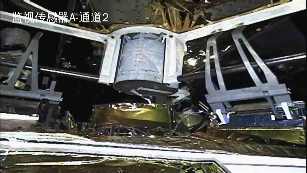 Chang&rsquo;e-6 docking and sample transfer