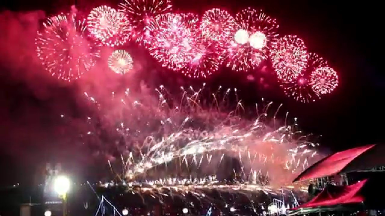 Sydney New Year's Eve 2015/2016 Midnight Fireworks