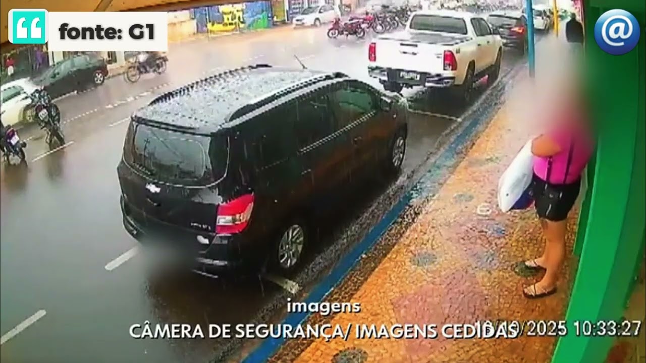 V&Iacute;DEO: carro invade cal&ccedil;ada e atropela mulher em Adamantina