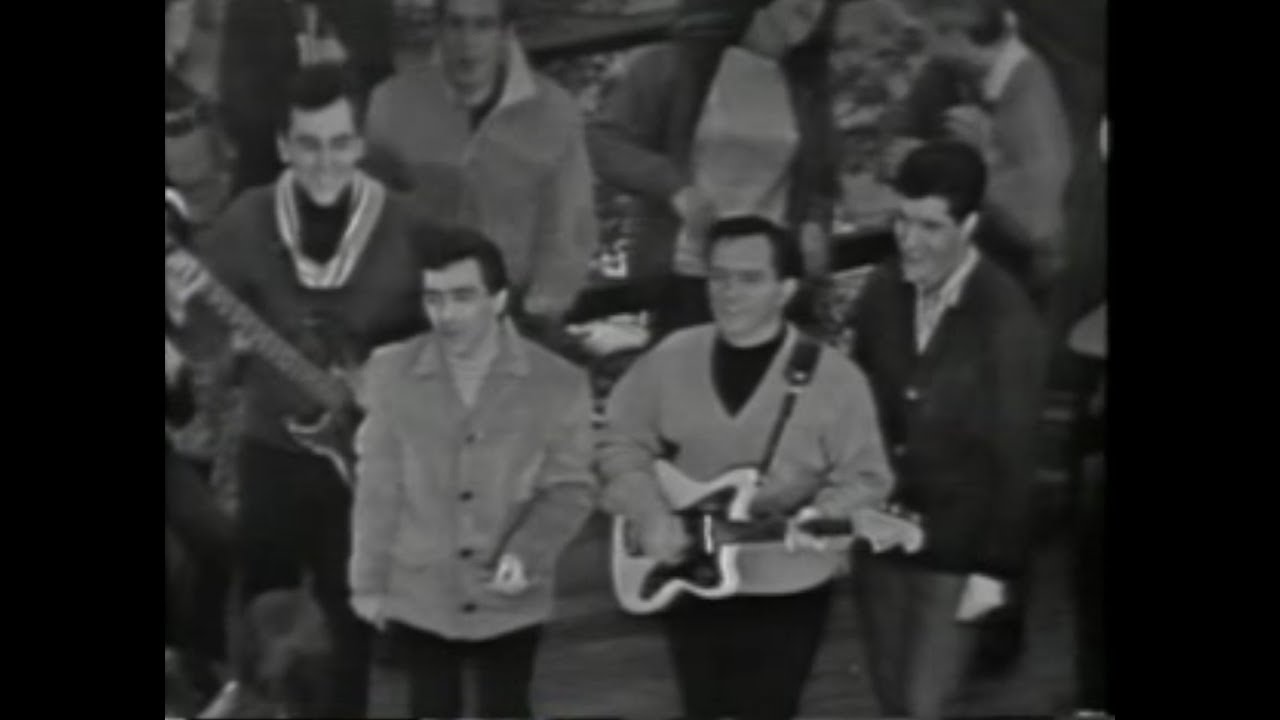 The Four Seasons Live- Big Girls Don't Cry (Where The Action Is)