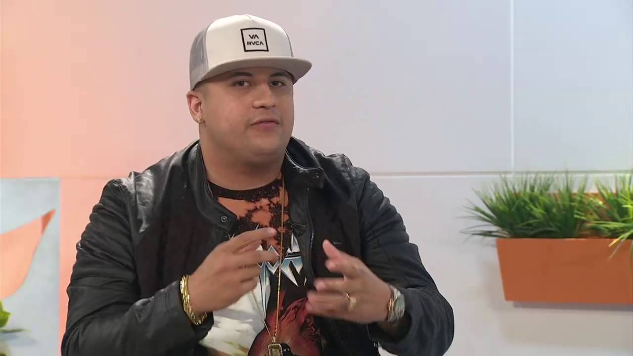 Carlitos Rossy y su nueva canción: Quien dijo amigos.