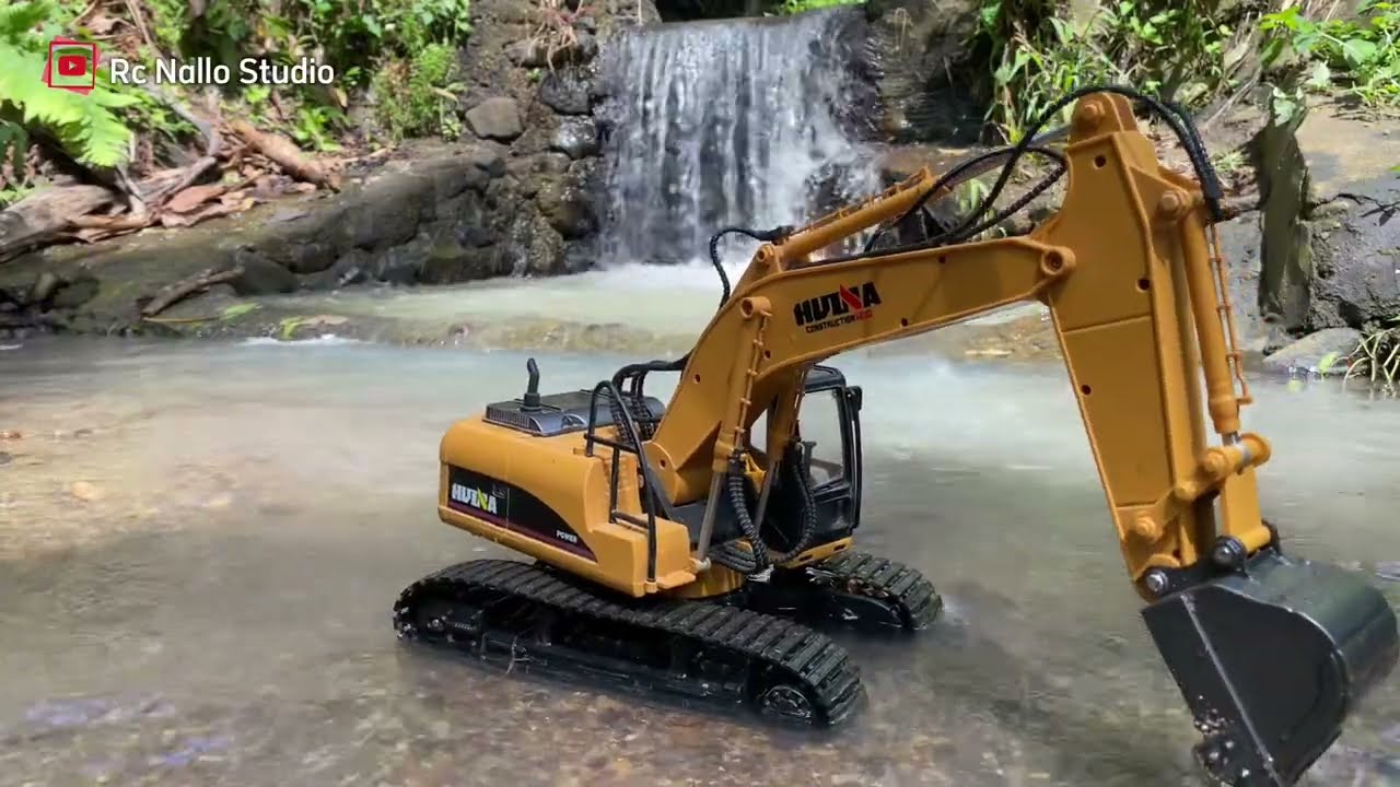 Digging Sand With Huina Rc Excavator 1:14 Scale, River Irrigation Repair With Waterfall