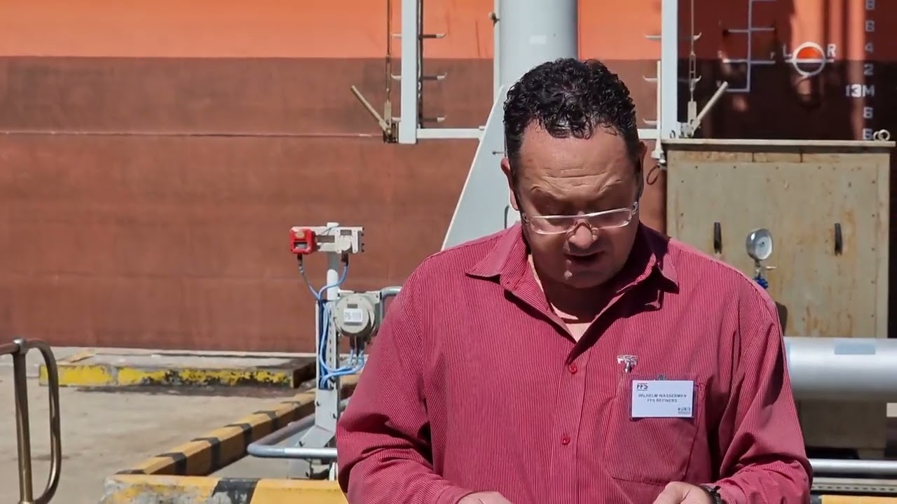 Arrival of the first bulk bitumen import into land-based tanks in the port of Cape Town