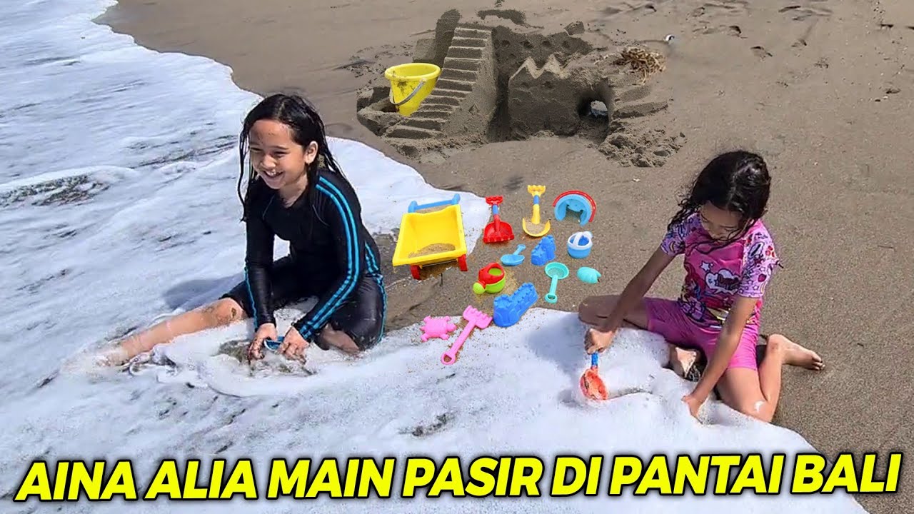 Aina dan Alia Main Buat ISTANA PASIR di Pantai,, Keren Banget 😍