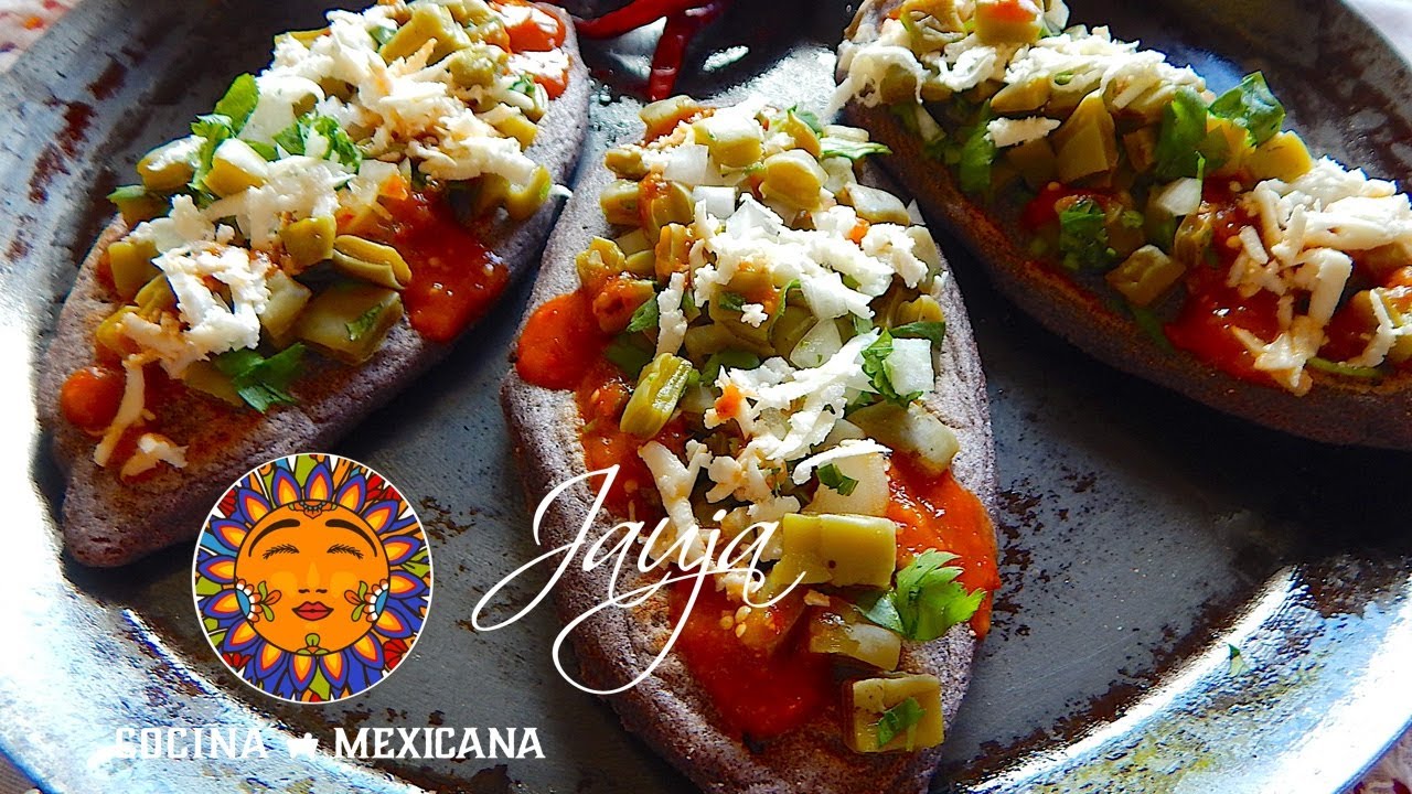Tlacoyos de Frijol con Nopales