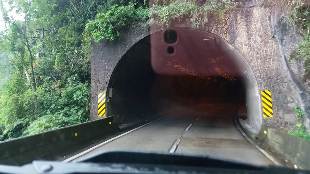 Subindo a serra de Petrópolis RJ BR 040