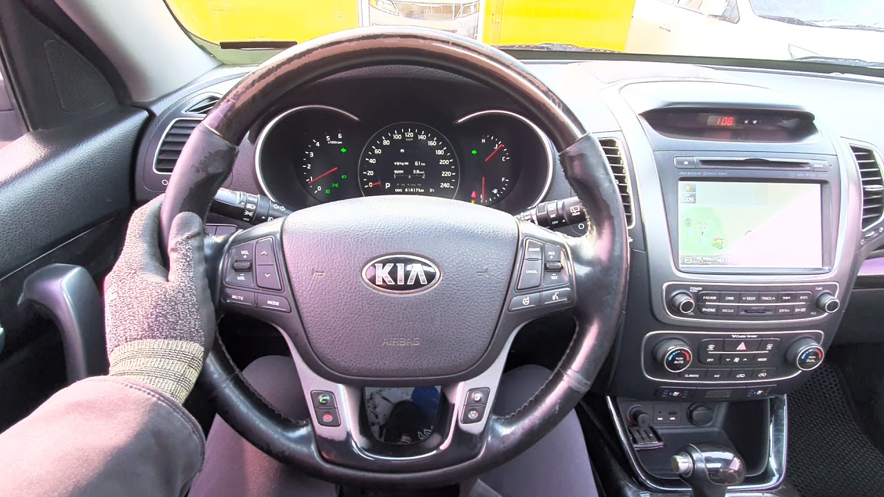 KIA NEW SORENTO R 2013 LIMITED 4WD PANORAMIC SUNROOF FULL OPTION. PERFECT ONE!
