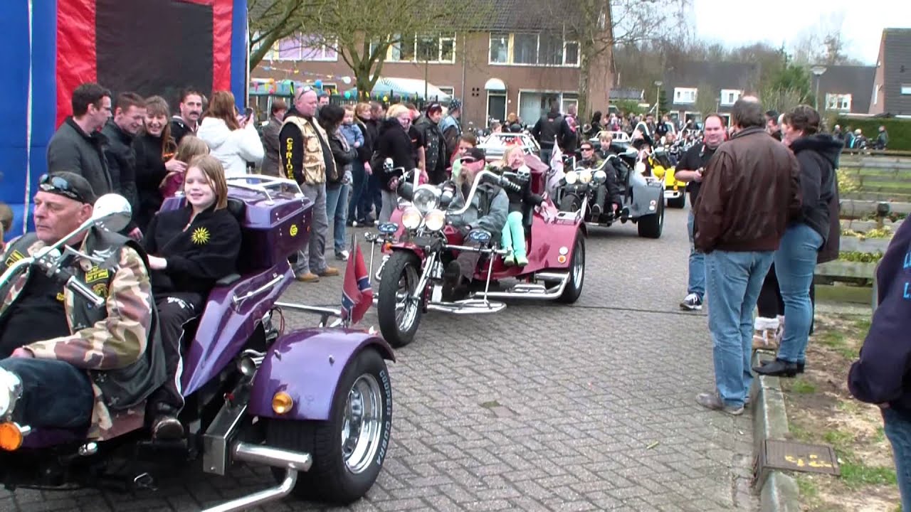 Openingsrit CS-Riders Nieuw-Buinen Trike rijden met de kinderen 1