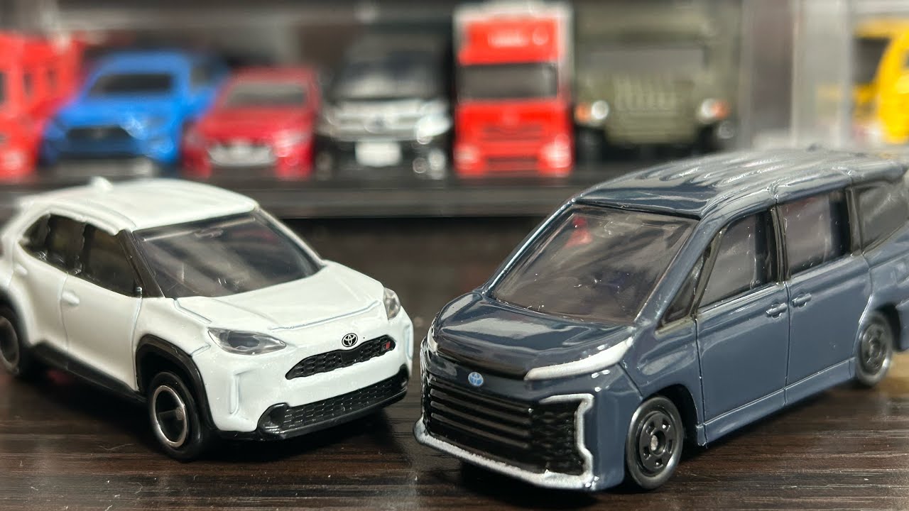 3月で廃盤😢トミカトヨタヤリスクロス トミカトヨタヴォクシー