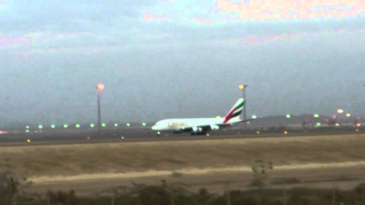 A380 landing jeddah airport