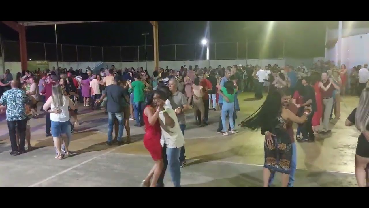 Vamos dança Forro #passossertanejos #Mamonas #roça #vidanaroça #minasgerais #vidareal  #mulherbonita