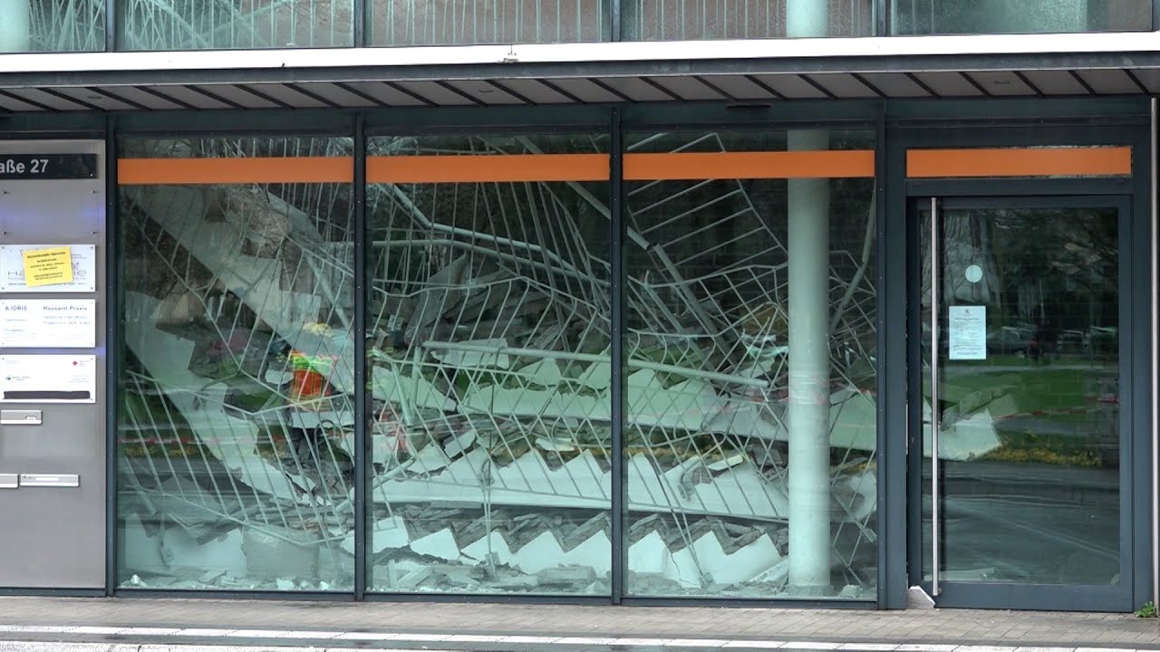 Treppe stürzt in Witten ein