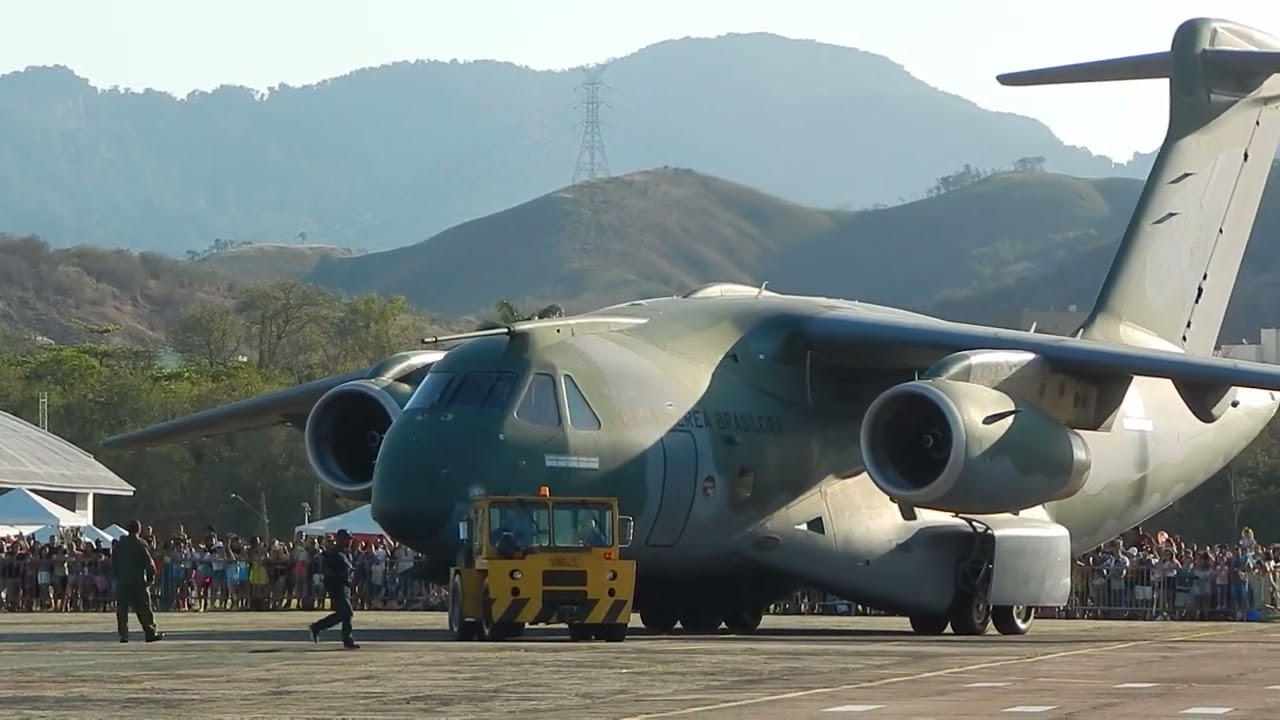 Despedida da aeronave Embraer KC390 - Musal Air Show 2025