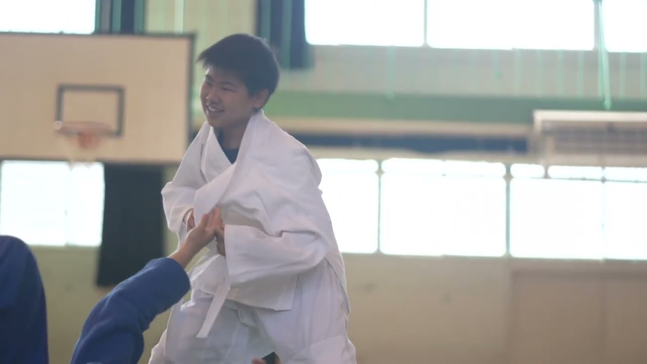 メダリストによる保健体育科武道（柔道）授業支援事業　講師：中村兼三