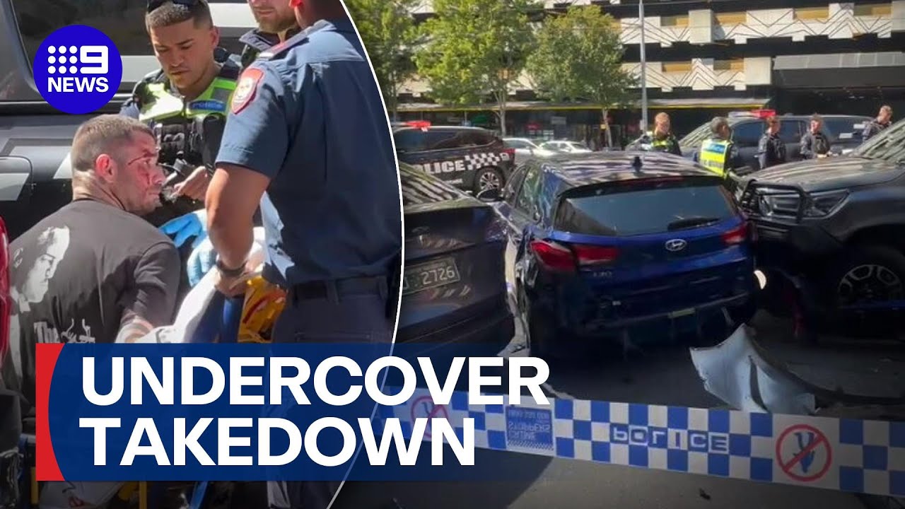 Undercover police ram erratic driver in Melbourne's CBD | 9 News Australia