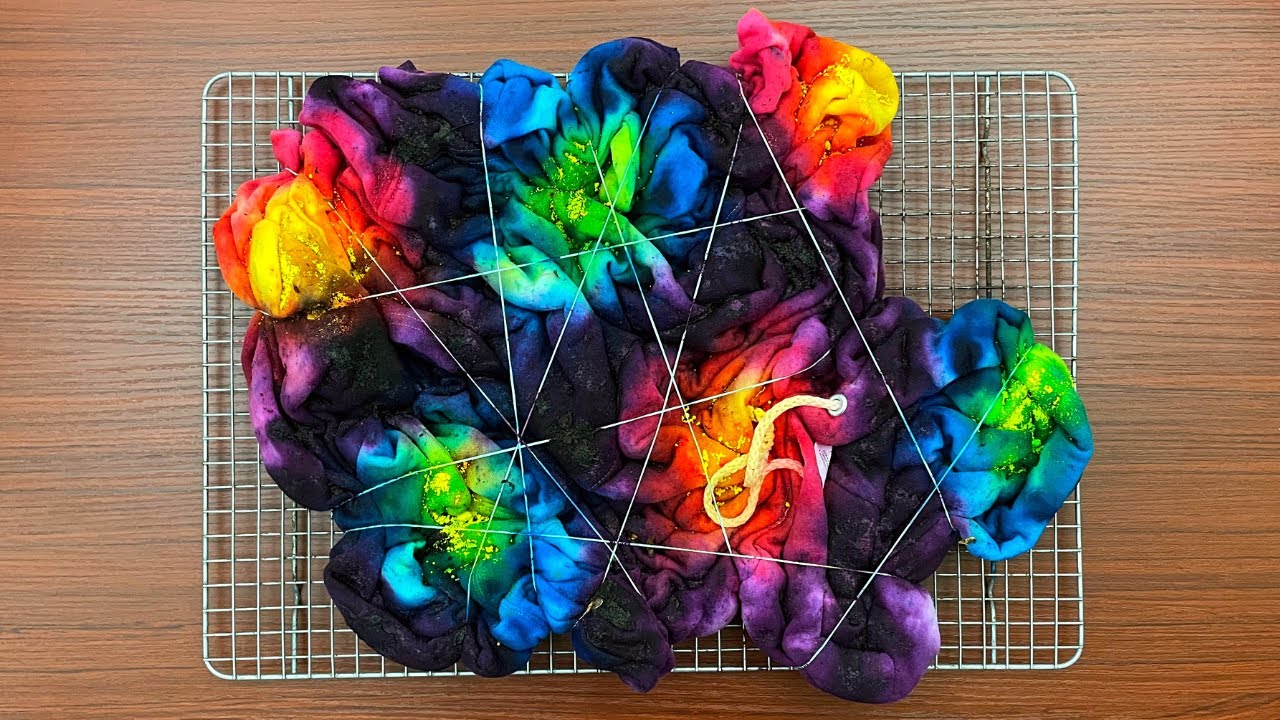 Tie-dye pattern : Easy & Simple Rainbow TIE DYE HOODIE with Snow!
