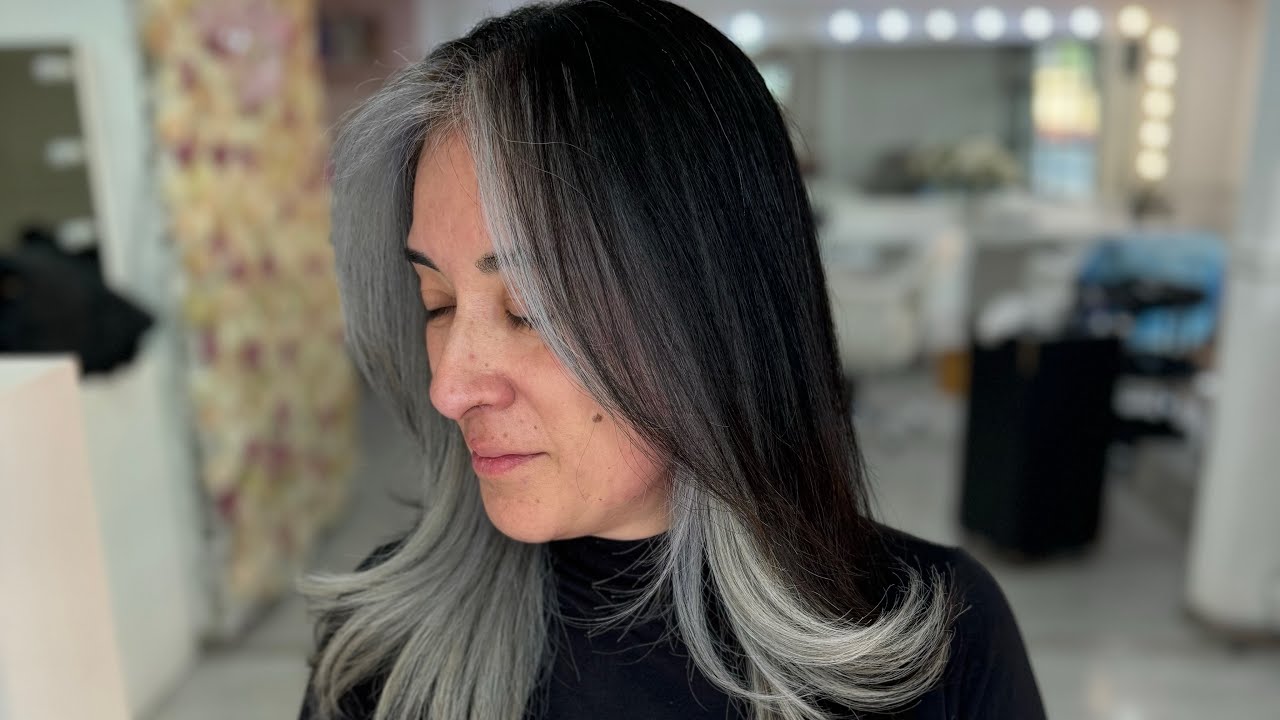 Diseño de color tono platinado cabello canoso