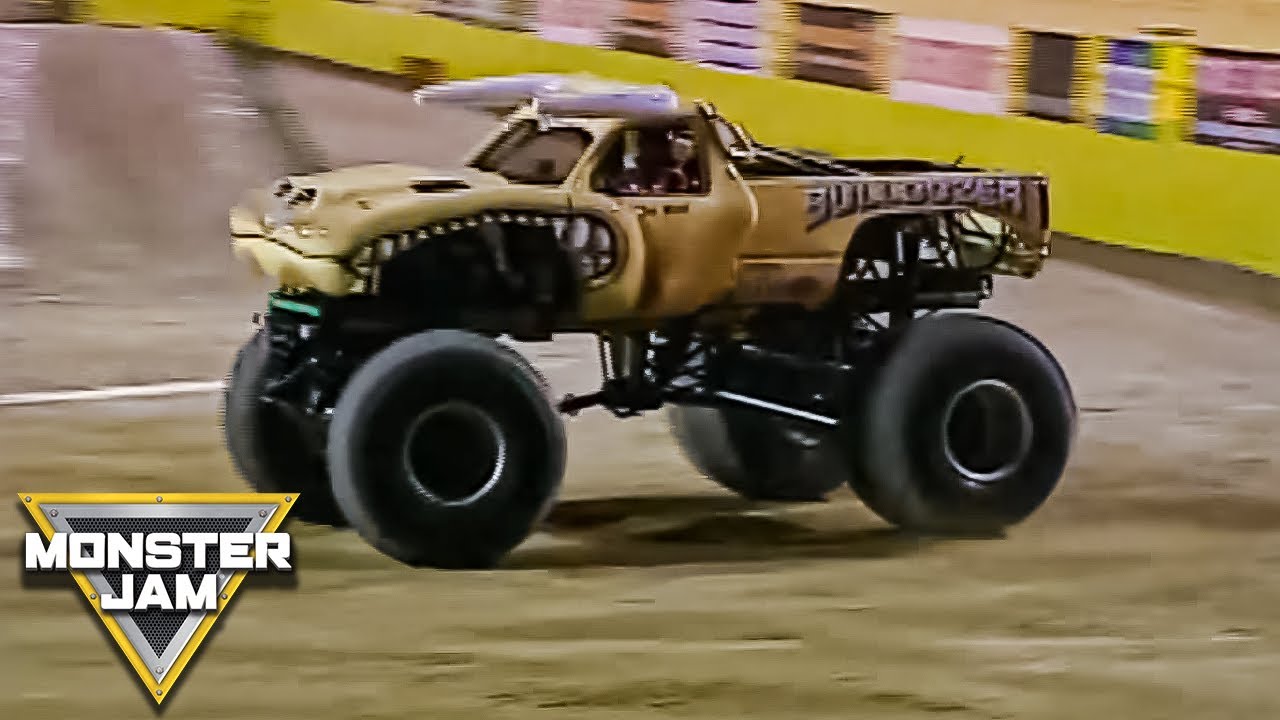 Freestyle Bulldozer | Финал чемпионата мира 2000 | Monster Jam