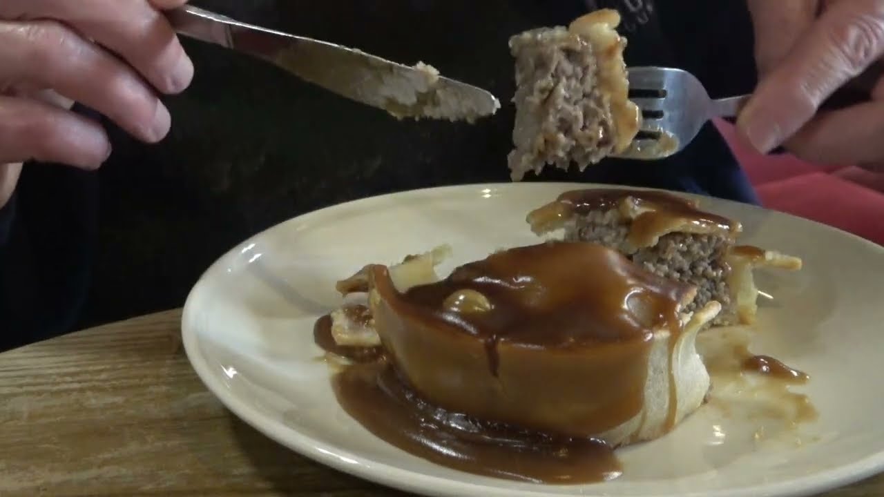 The Glasgow Pub That Serves Gravy With Its Pies