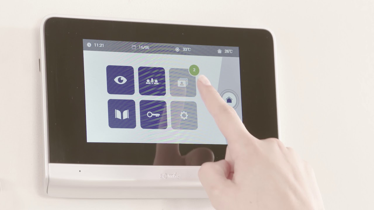 Visiophone V500 : le premier visiophone tactile et personnalisable | Somfy