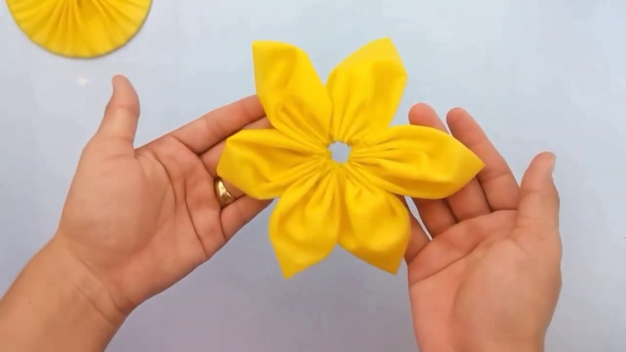 3 modelos de porta pano de prato com fuxico