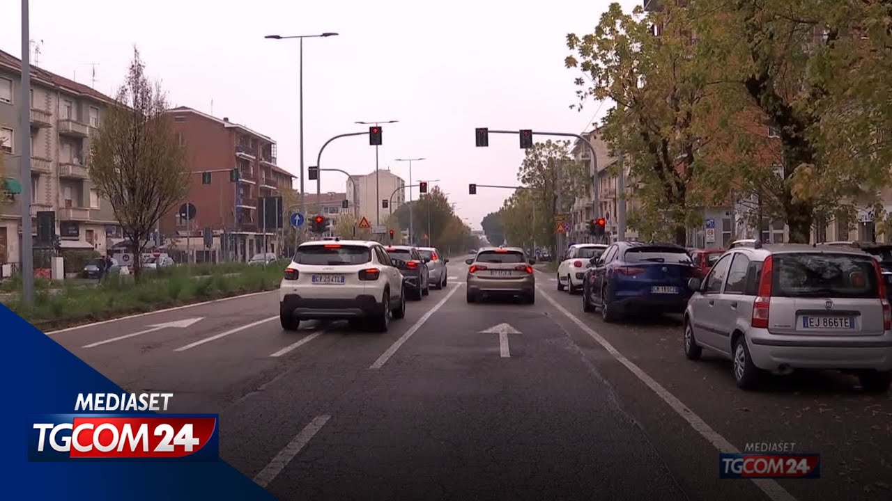 Torino, uomo ucciso a coltellate: caccia al killer