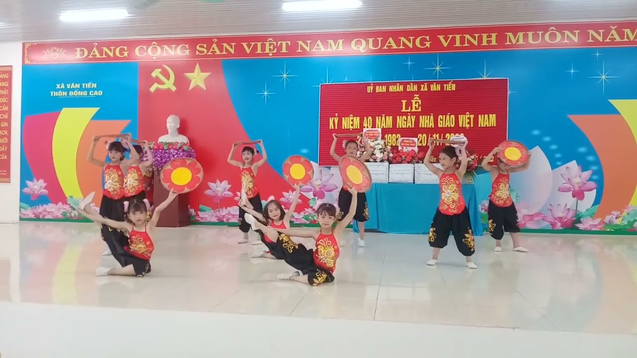 Bức Hoạ đồng quê - Múa đáng yêu lớp 2A1 TH Văn Tiến.
