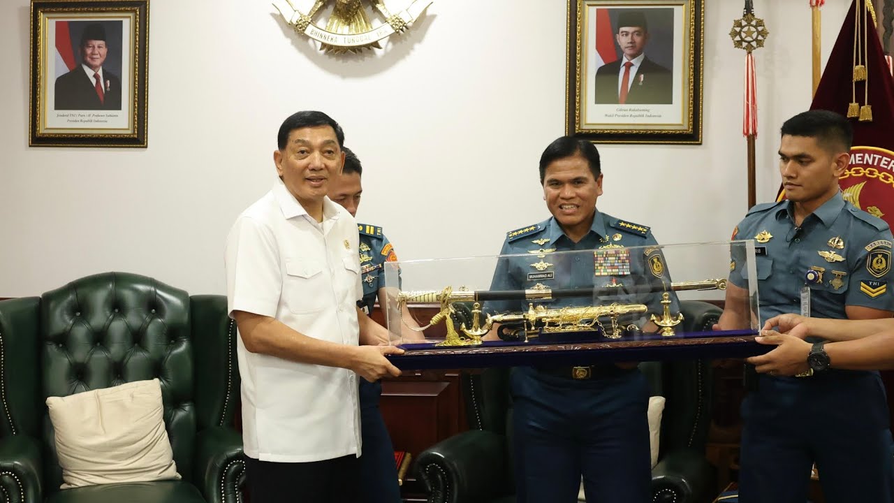 Menteri Pertahanan Sjafrie Sjamsoeddin, menerima kunjungan kerja Kepala Staf Angkatan Laut (Kasal)