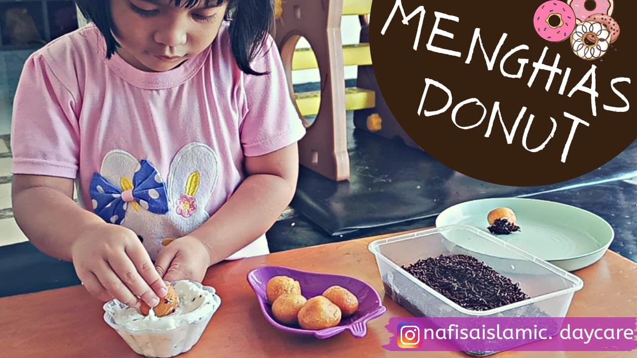 Mengasah Kreativitas Anak Dengan Menghias Donut Warna - Warni
