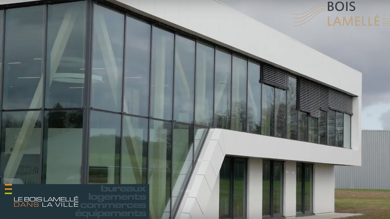 IMMEUBLE DE BUREAUX AVEC LE BOIS LAMELLÉ