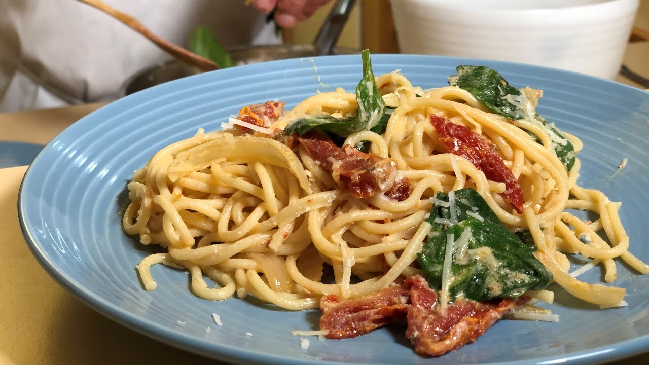 Pâtes aux épinards et tomates séchées
