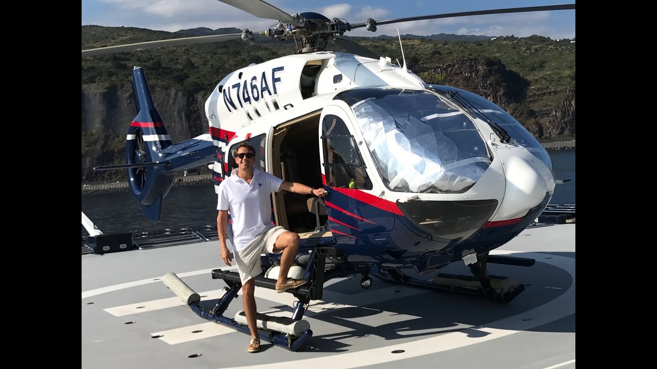 Flights on Paul Allen's Helicopters for his trip to Reunion with one of his Yacht : The Octopus