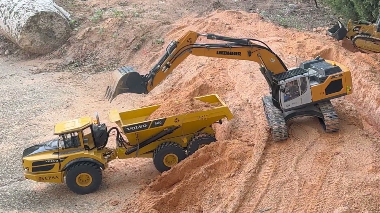Así se tapa una zanja con excavadora y camión 😲 |Trench filling excavator & truck挖沟填埋 |Graben füllen