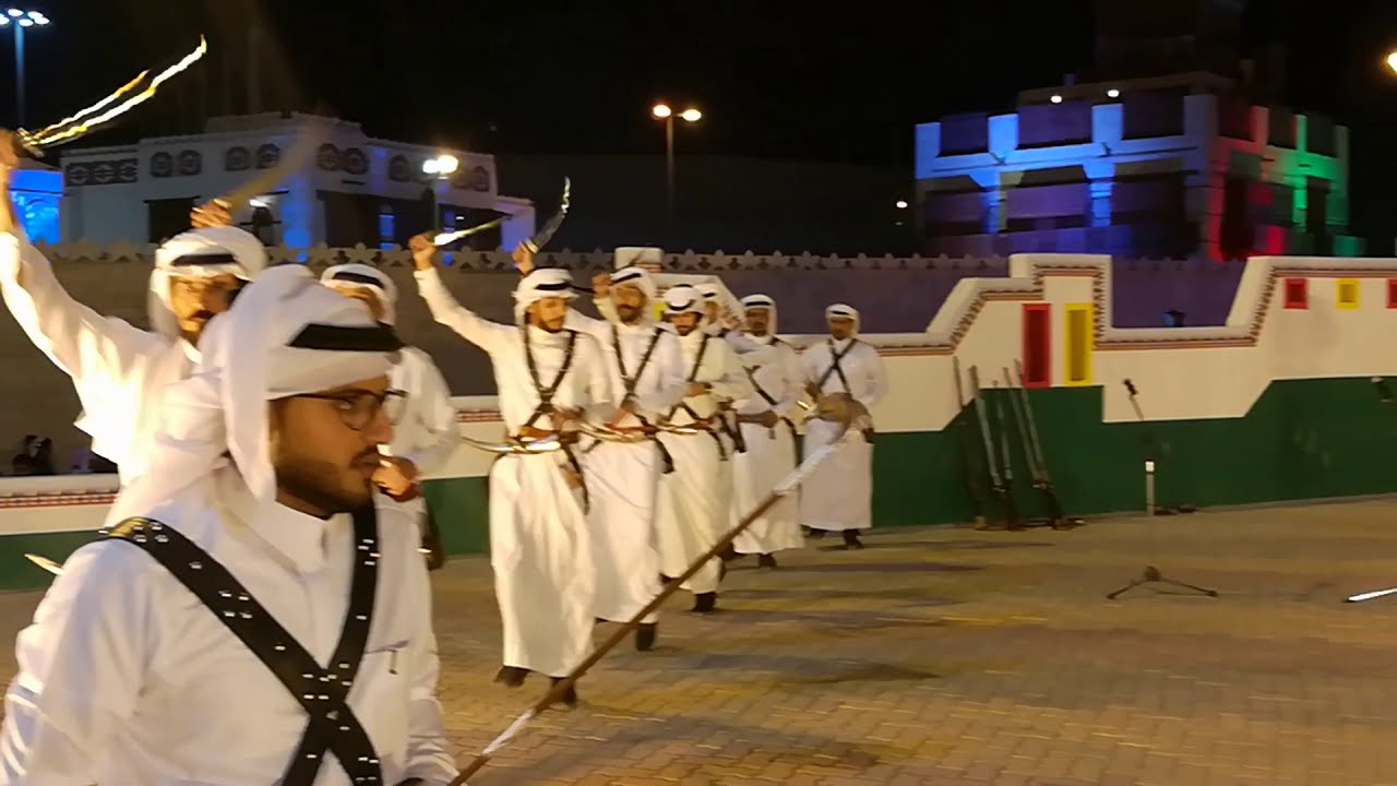 الجنادرية 32 / #عرضة_بيشة  فرقة بالقرن على مسرح قرية عسير