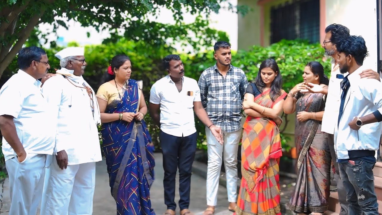 तिसऱ्या पोराच्या लग्नासाठी बाप पडतोय पहिल्या दोन पोरांच्या पाया..! #marathi #emotional #viralvideo 